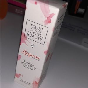 NEW Trust fund beauty Lip scrub